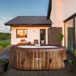 Arebos Spa Gonflable | Gonflable | Intérieur & Extérieur | 190x120 cm Ovale | 2 Personnes | 90 Jets de Massage | avec Chauffage | 550 litres | Couverture Incluse | Bubble Spa & Wellness Massage