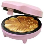 Bestron Gaufrier pour Gaufres Classiques en Forme de Cœur, Gaufrier avec Revêtement Anti-Adhésif pour Gaufres en Forme de Cœur, Design Rétro, 700 Watts, Couleur: Rose