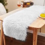 Chemin de table de Noël en fausse fourrure lavable pour décoration de table de salle à manger - Blanc - 183 x 38 cm