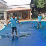 HWBB Bâche Piscine Grande Couverture de Piscine en PP pour Piscines Creusées, Couvertures de Piscine Durables Résistantes à La Déchirure, y Compris Tout Le Matériel Nécessaire et Facile à Nettoyer