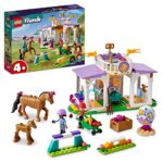 LEGO 41746 Friends Le Dressage Équestre, Jouet de Chevaux et Poney avec Mini-Poupées Aliya et Mia, Cadeau de Soin des Animaux pour Enfants, Filles et Garçons Dès 4 Ans